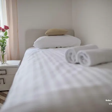 Apartment/Room 